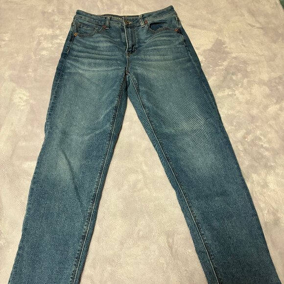 American Eagle Size 4 Mom Jean - Picture 1 of 4